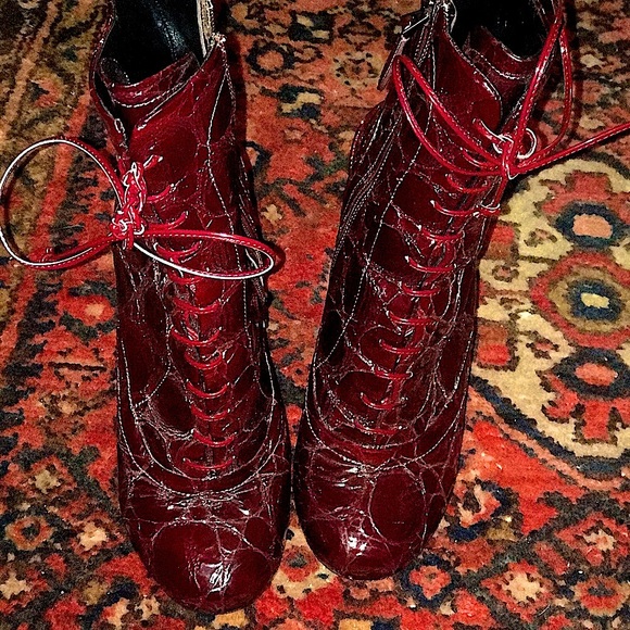 🔥Alaïa patent wedge booties! RARE - Picture 2 of 9
